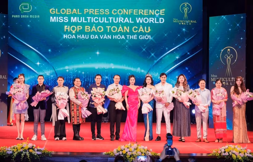 Les délégués lors d'une conférence de presse sur le concours Miss Monde Multiculturel. Photo: CTV/VietnamPlus