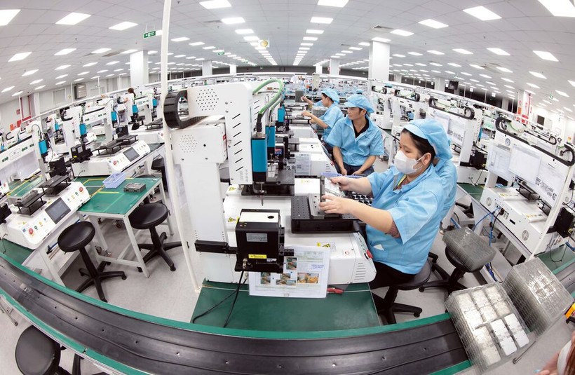 Les politiques favorisant l’investissement, conjuguées à des incitations fiscales et à l’émergence de zones industrielles autour de Hanoi et de Hô Chi Minh-Ville, positionnent le Vietnam comme une destination privilégiée pour les investisseurs étrangers à la recherche de possibilités de croissance durable sur le long terme. Photo : VNA