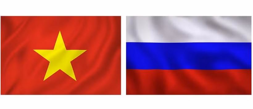Drapeaux du Vietnam et de la Russie. Photo: VNA