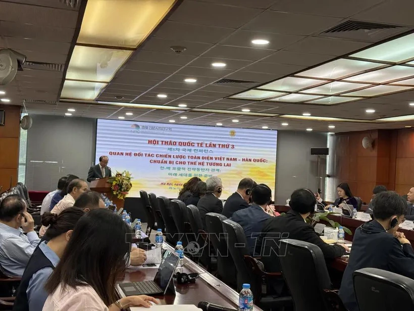 Le président de l’Académie des sciences sociales du Vietnam, le Docteur Phan Chi Hiêu, s’exprime lors du séminaire. Photo : VNA