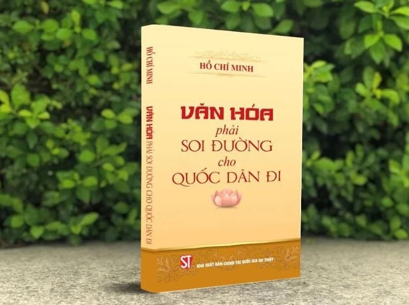 Couverture du livre «La culture doit éclairer le chemin de la nation». Photo: VNA