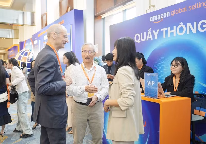 Les entreprises vietnamiennes s’étendent de plus en plus à l’international, le nombre de produits vendus sur Amazon ayant augmenté de 300% au cours des cinq dernières années. Photo : hanoimoi.com.vn