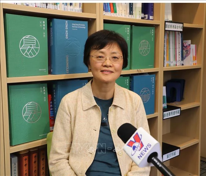 La Dr. Sun Wenbin, directrice du Centre des chroniques de Hong Kong. Photo: VNA