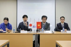 Conférence de presse présentant la technologie des semi-conducteurs japonais et la coopération entre le Vietnam et le Japon dans ce domaine. Photo : JICA