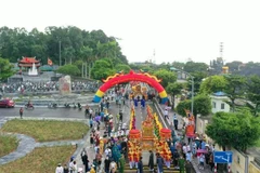 Cérémonie d’ouverture du festival du temple Cửa Ông, ville de Cẩm Phả, en 2024. Photo : VNA