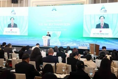 Le vice-Premier ministre et ministre des Affaires étrangères Bui Thanh Son prononce le discours de clôture. Photo : VNA