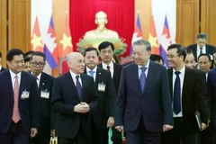 Le secrétaire général To Lam rencontre le roi du Cambodge, Norodom Sihamoni, lors de sa visite d'État au Vietnam le 28 novembre 2024. Photo : VNA