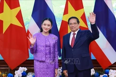 Le Premier ministre vietnamien, Pham Minh Chinh, et son homologue thaïlandaise, Paetongtarn Shinawatra. Photo: VNA