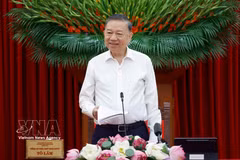 Le secrétaire général du Parti et président de la République, To Lam, également chef du Comité directeur central chargé de dresser le bilan de la mise en œuvre et d'étudier la révision et le complément des Statuts du Parti. Photo: VNA