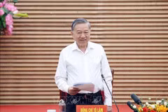 Le secrétaire général du Parti, Tô Lâm, lors de la séance de travail avec la permanence du Comité provincial du Parti de Nghê An. Photo: VNA