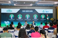 Présentation des membres du jury. Photo: VNA