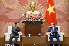 Le président de l'Assemblée nationale, Tran Thanh Man (droite), et le général Luong Tam Quang, ministre de la Sécurité publique. Photo : VNA