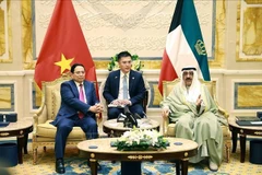 Le Premier ministre Pham Minh Chinh et l’Émir de l’État du Koweït, Cheikh Mechaal Al-Ahmad Al-Jaber Al-Sabah. Photo: VNA