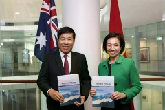 Les vice-ministres Michelle Chan et Nguyen Manh Cuong. Photo: baoquocte