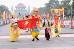 Le Marathon des Temples des Rois Hung « Retour aux sources » contribue à encourager la pratique du sport au sein de la population, dans l’esprit des mouvements en faveur de l’entraînement physique et d’un mode de vie sain. Photo: VNA