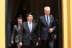 Le président Luong Cuong et son homologue lituanien, Gitanas Nausėda. Photo: VNA