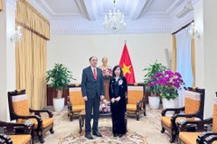 La vice-ministre Le Thi Thu Hang et l'ambassadeur d'Arménie au Vietnam, Suren Baghdasaryan. Photo: ministère des Affaires étrangères