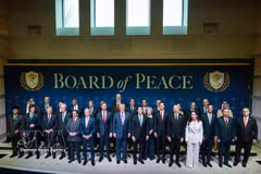 Le secrétaire général To Lam et les chefs de délégation assistent à la réunion inaugurale du Conseil de la paix sur Gaza. Photo: VNA