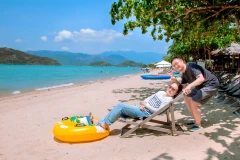 Selon les données publiées par Agoda le 12 juin, Nha Trang est la destination la plus recherchée par les touristes sud-coréens pour la période de juin à juillet de cette année. Photo: journal de Khanh Hoa