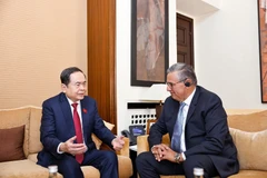 Le président de l’Assemblée nationale du Vietnam, Trân Thanh Mân (gauche), et le Premier ministre marocain, Aziz Akhannouch. Photo: VNA