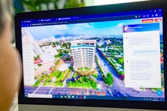 De plus en plus d’entreprises touristiques au Vietnam adoptent l’intelligence artificielle (IA) afin de personnaliser l’expérience des voyageurs et réduire les coûts d’exploitation. Photo: tuoitre.vn
