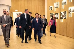 Le Premier ministre Pham Minh Chinh visite le Centre Arvo Pärt. Photo: VNA