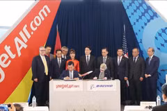 Le président Luong Cuong à la cérémonie de livraison d’un avion Boeing à Vietjet. Photo: VNA