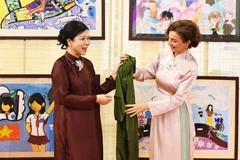 L’épouse du leader du Parti, Ngo Phuong Ly, et la directrice générale de l’UNESCO, Audrey Azoulay. Photo: tuoitre.vn
