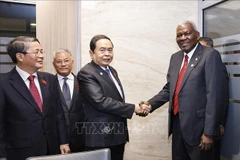 Le président de l’Assemblée nationale du Vietnam, Tran Thanh Man (gauche), et son homologue cubain, Esteban Lazo. Photo: VNA