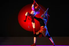 La communauté khmère s’efforce de préserver la danse Chằn, un art du masque singulier marqué par la culture khmère. Photo: VNA