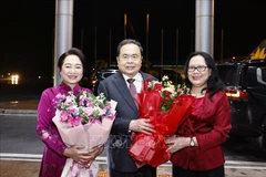 Cérémonie de départ du président de l’Assemblée nationale, Trân Thanh Man, à l'aéroport de Noi Bai. Photo: VNA