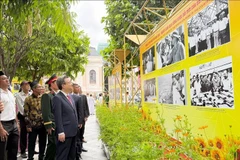 Exposition photographique intitulée "Camarade Nguyên Van Linh - Leader résolu et innovant de la révolution vietnamienne" à Hô Chi Minh-Ville. Photo: VNA