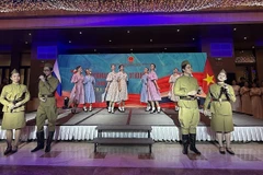 Spectacle en l'honneur du 75e anniversaire des relations Vietnam-Russie. Photo: VNA