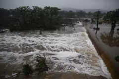 De violentes inondations ont frappé le comté de Kerr, au Texas. Photo: U.S. Coast Guard/VNA