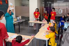 Une classe de langue vietnamienne du Conseil culturel et éducatif Canada-Vietnam (CVCEC). Phôt: VNA