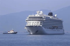 Le navire de croisière international Ms Viking Yidun dans les eaux de Khanh Hoa. Photo: VNA