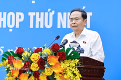 Le président de l’Assemblée nationale Tran Thanh Man à la rencontre des électeurs à Ho Chi Minh-Ville. Photo: VNA