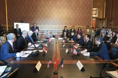 Séance de travail avec le Département de l'Agriculture de l'État de l'Iowa. Photo: VNA