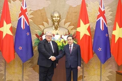 Le président de l’Assemblée nationale, Trân Thanh Mân (droite) et le président de la Chambre des représentants de Nouvelle-Zélande, Gerry Brownlee. Photo: VNA