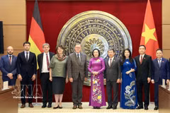 La vice-présidente de l’Assemblée nationale vietnamien, Nguyen Thi Thanh,rencontre le vice-président du Bundestag allemand, Bodo Ramelow. Photo: VNA