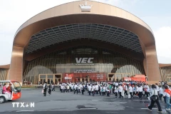En 19 jours d’ouverture, l’Exposition des réalisations nationales à Hanoï a accueilli plus de 10 millions de visiteurs. Photo: VNA