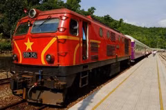 Le train « Connexion des patrimoines du Centre », reliant Hue à Da Nang, propose une expérience sensorielle unique. Photo: nhandan.vn