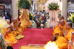 Rituels bouddhistes à la pagode Pho Minh, à Hô Chi Minh-Ville, à l'occasion des fêtes du Nouvel An traditionnel du Laos, du Cambodge et de Thaïlande, le 11 avril 2026. Photo : VNA.