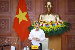 Le Premier ministre Le Minh Hung à la réunion. Photo: VNA