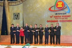 Cérémonie d'ouverture du 16e Sommet de l'ASEAN, le 8 avril 2010 à Hanoï. Photo: VNA