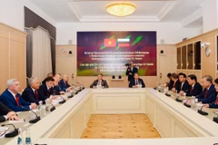 Une entrevue entre le président de la Douma d'État russe, Vyacheslav Volodin et le secrétaire général du Parti communiste du Vietnam, Tô Lâm. Photo: VNA