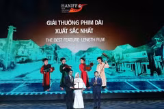 Remise de prix du 7e Festival international du film de Hanoï. Photo: nguoihanoi.vn