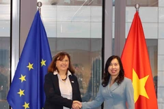 La vice-ministre vietnamienne des Affaires étrangères, Le Thi Thu Hang (droite) et la directrice générale par intérim pour l’Asie et le Pacifique au Service européen pour l’action extérieure (SEAE), Paola Pampaloni. Photo: VNA