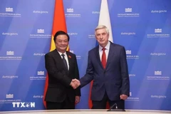Le vice-président de l'Assemblée nationale du Vietnam, Lê Minh Hoan (gauche) et le premier vice-président de la Douma d'État russe, Ivan Melnikov. Photo: VNA