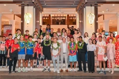 Des footballeurs anglais au Furama Resort Da Nang. Photo : VNA
